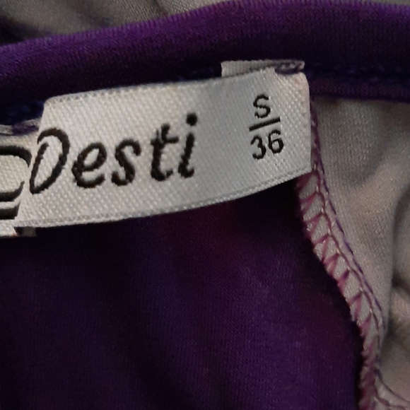 Ladies wears - Picture 3 of 3